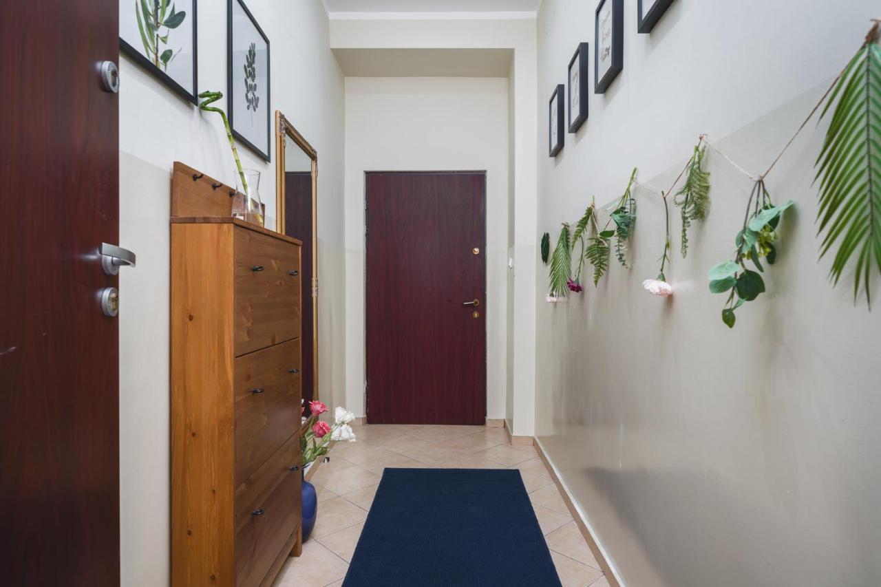 2 Bedroom Apartment Next To The Main Railway Station - By Upstairs Красков Екстериор снимка
