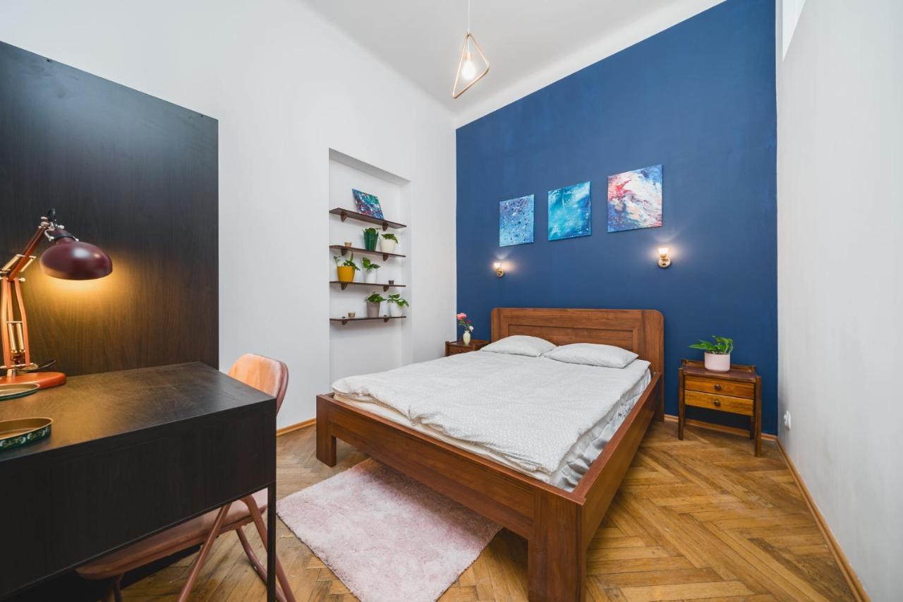 2 Bedroom Apartment Next To The Main Railway Station - By Upstairs Красков Екстериор снимка