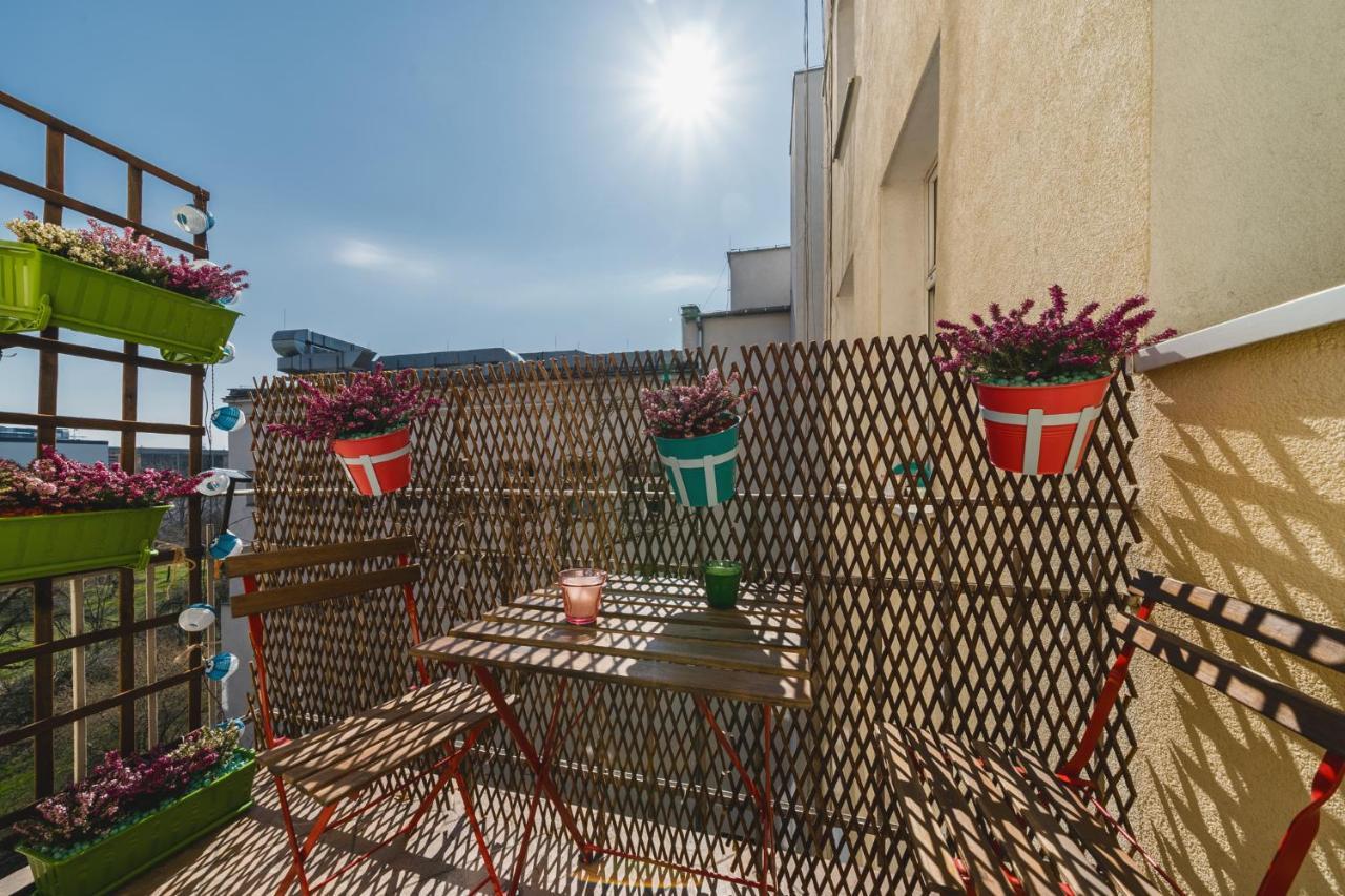 2 Bedroom Apartment Next To The Main Railway Station - By Upstairs Красков Екстериор снимка